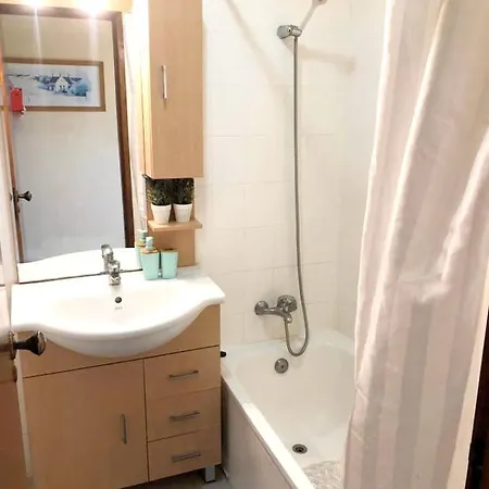 One Bedroom With Sea View And Furnished Terrace At Carvoeiro